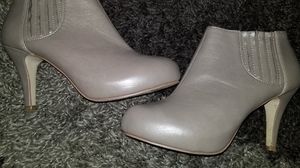 Sz 7 Madden Girl taupe booties